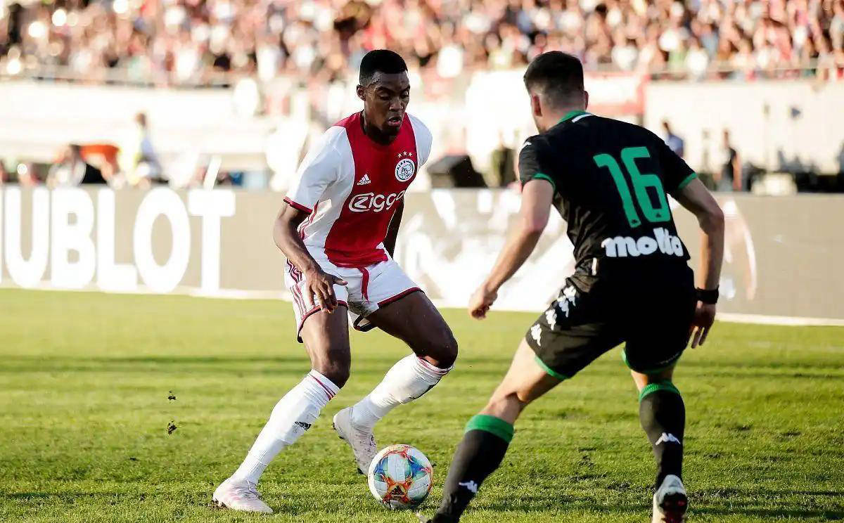 他的伸腿动 他的伸腿动